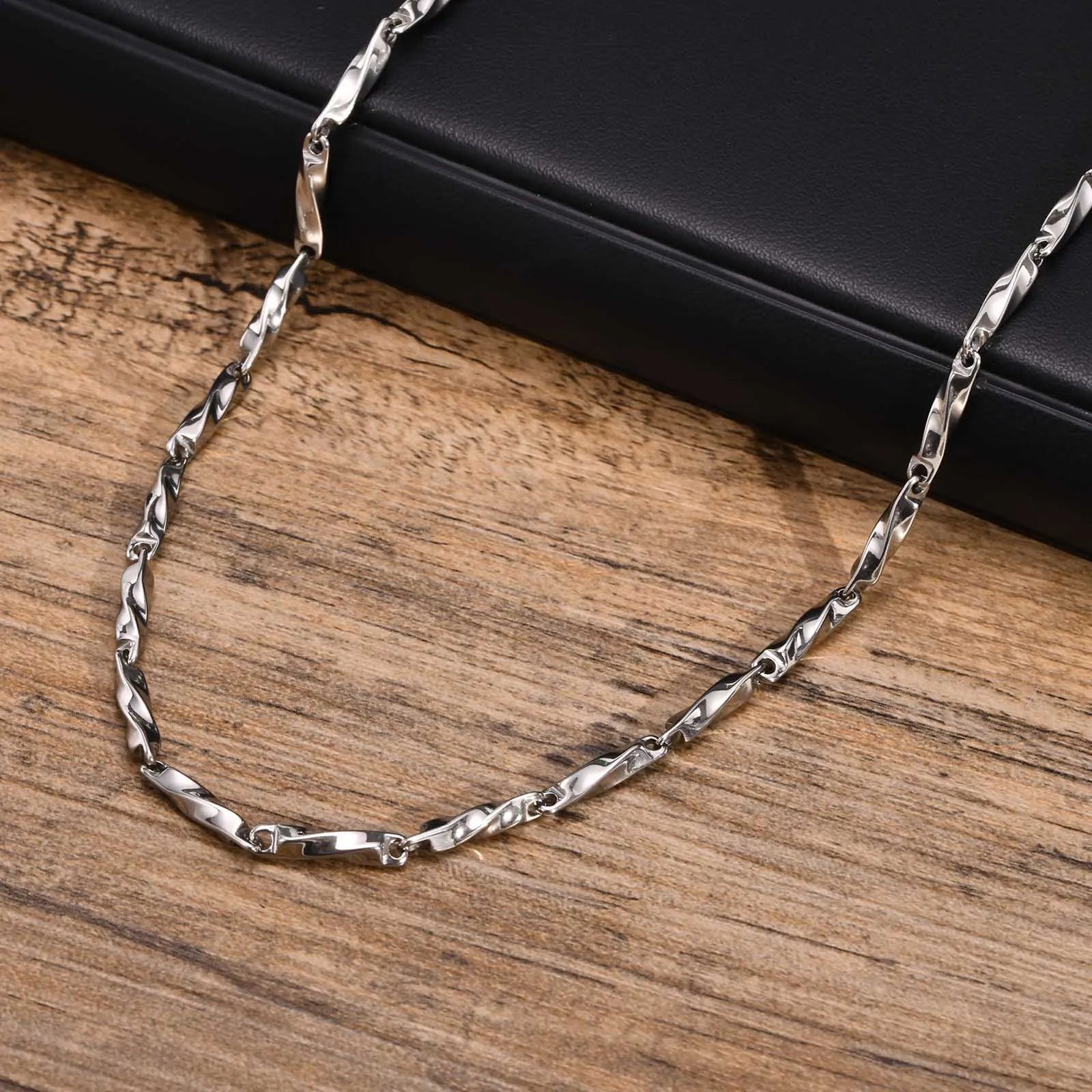 Mobius Twisted Bar Link Chain Necklace